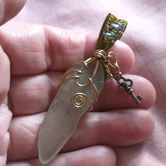 NWT 🇨🇦 Beach Glass Pendant - Picture 3 of 3